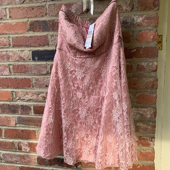 Strapless Peach-Pink Juniors size 7 lace DRESS NWT - Picture 1 of 10